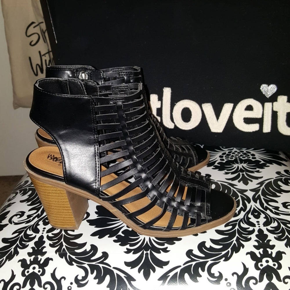 Black Leather Zip Sandal Heels Size 7.5
